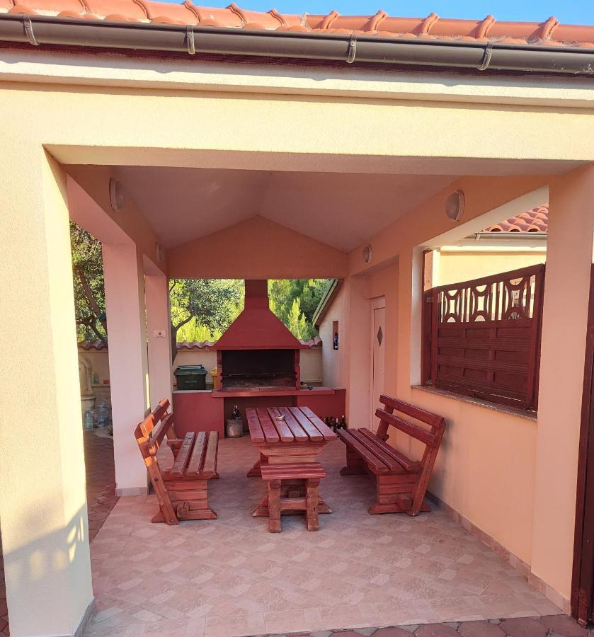 Edith'S Olive Garden Vir Zewnętrze zdjęcie